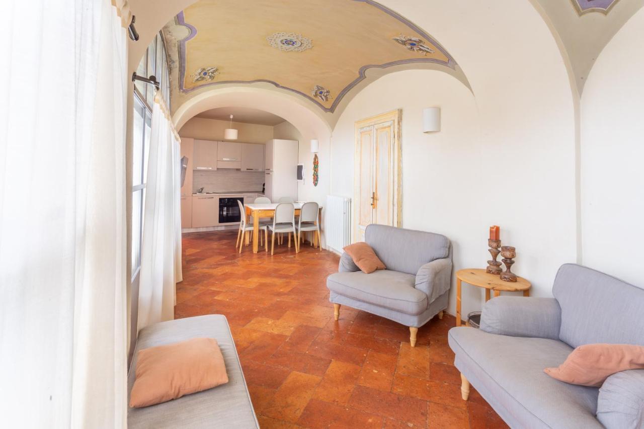 Castello CabiaglioPalazzo Mia By Icasamia Itアパートメント エクステリア 写真