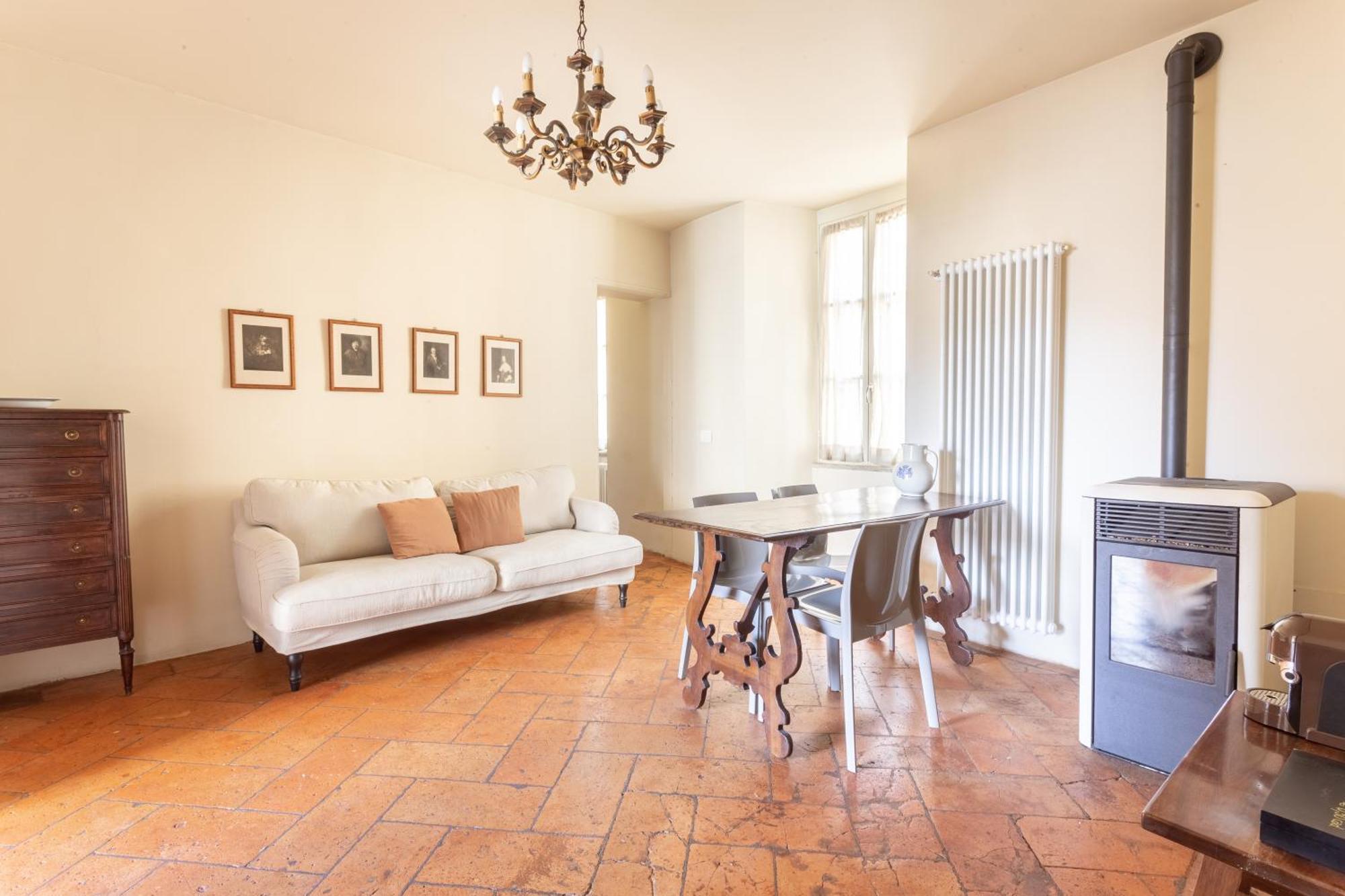 Castello CabiaglioPalazzo Mia By Icasamia Itアパートメント 部屋 写真