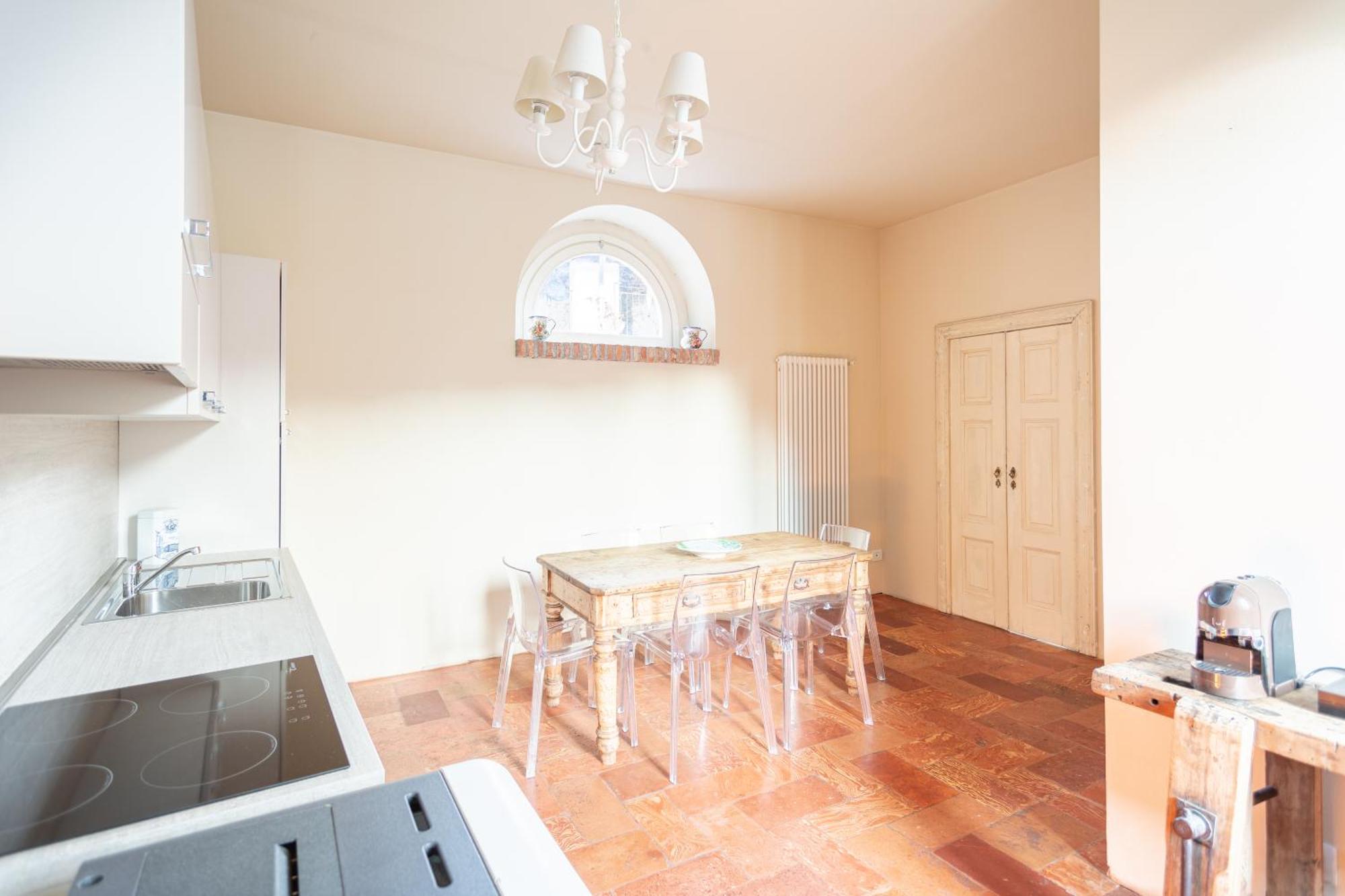 Castello CabiaglioPalazzo Mia By Icasamia Itアパートメント 部屋 写真